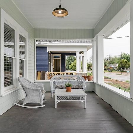 Restored 1930S Uptown Bungalow 2 Min. To Magnolia Waco Exteriör bild