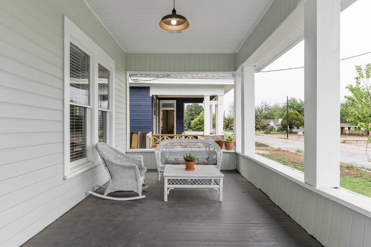 Restored 1930S Uptown Bungalow 2 Min. To Magnolia Waco Exteriör bild