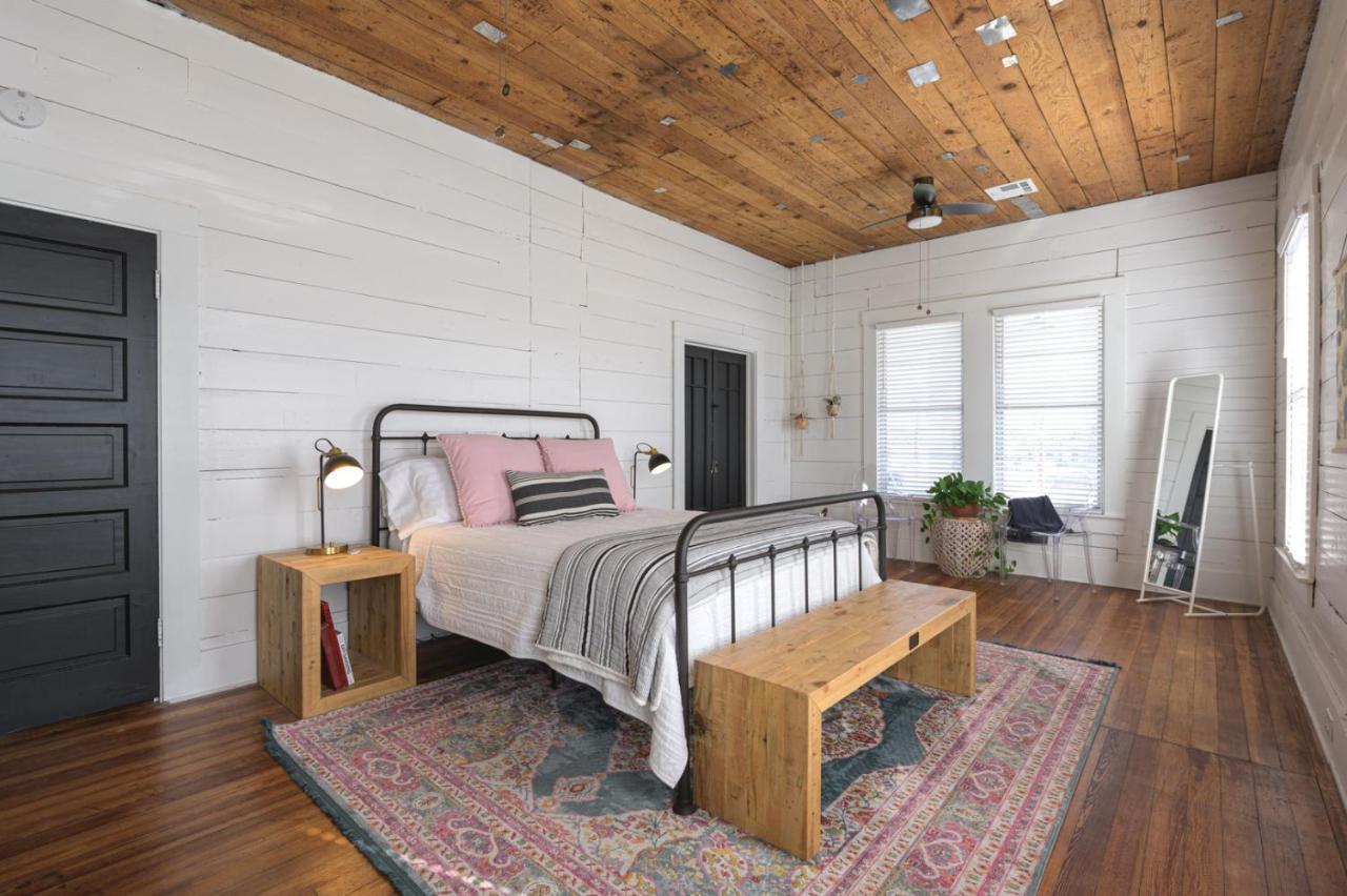 Restored 1930S Uptown Bungalow 2 Min. To Magnolia Waco Exteriör bild