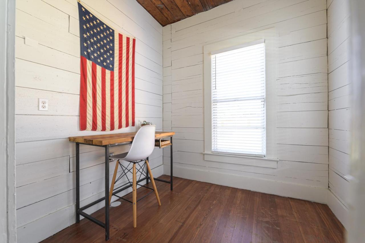 Restored 1930S Uptown Bungalow 2 Min. To Magnolia Waco Exteriör bild