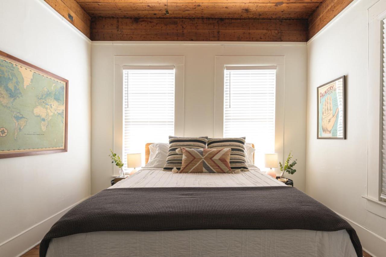 Restored 1930S Uptown Bungalow 2 Min. To Magnolia Waco Exteriör bild