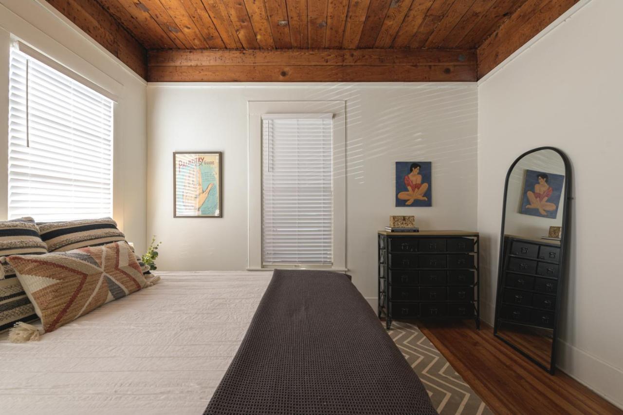 Restored 1930S Uptown Bungalow 2 Min. To Magnolia Waco Exteriör bild
