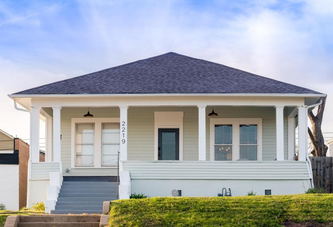 Restored 1930S Uptown Bungalow 2 Min. To Magnolia Waco Exteriör bild